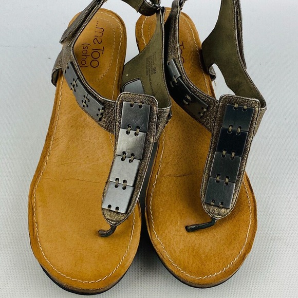 Womens 9M Me Too Kaylen Wedge Sandals Metallic‎ Gold Leather Cork Soles 3" Heels - Picture 8 of 10